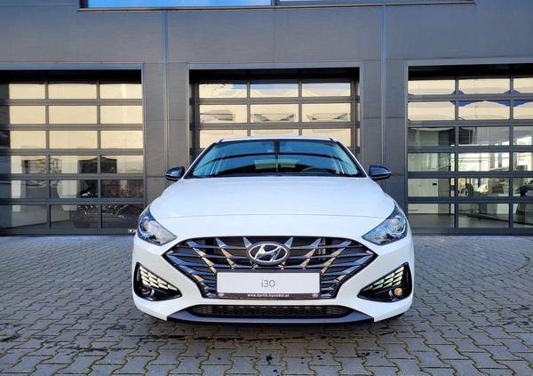 Hyundai I30 cena 98318 przebieg: 5, rok produkcji 2023 z Ostrzeszów małe 254
